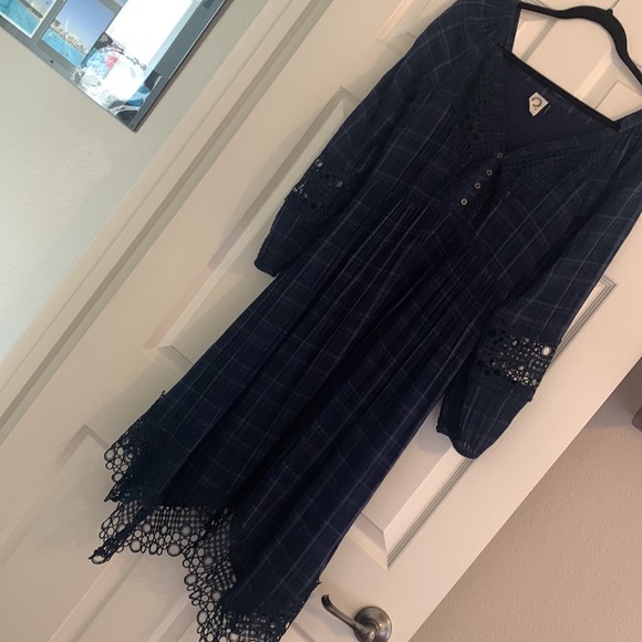 Anthropologie plaid kerchief dress with open weave lace design - Picture 6 of 12